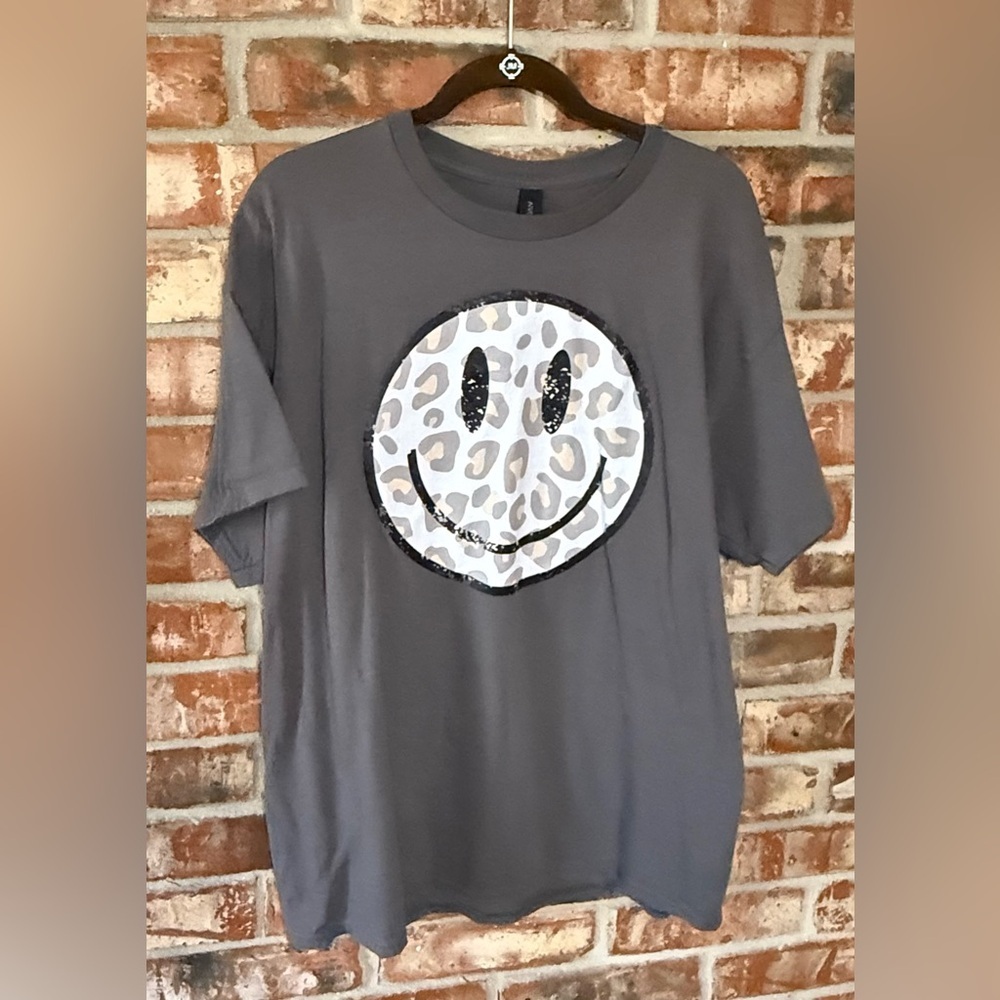 Gildan Gray Leopard Smiley Face Tee